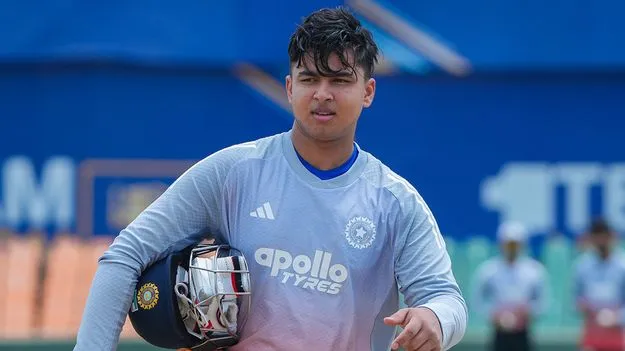 కళ్లన్నీ వైభవ్‌పైనే..