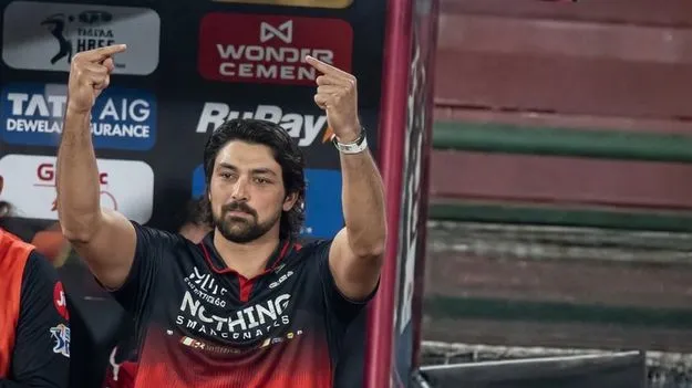 డేవిడ్‌కు జరిమానా