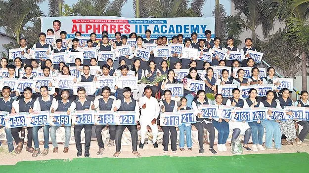 జేఈఈ మెయిన్‌లో ‘అల్ఫోర్స్‌’కు ర్యాంకుల పంట 