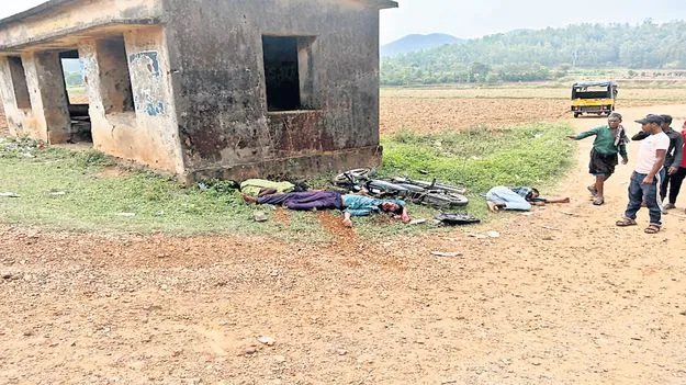 రోడ్డు ప్రమాదంలో ఇద్దరి మృతి