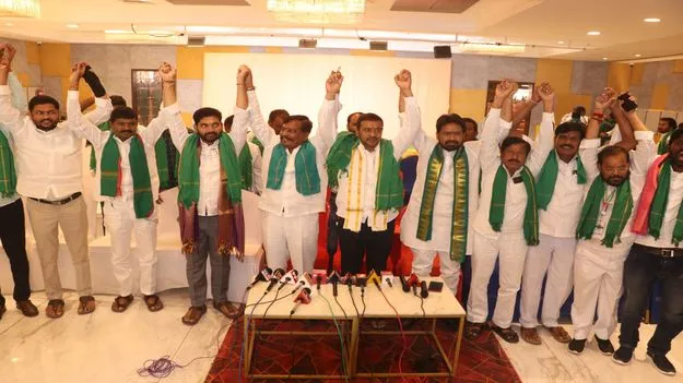 మున్నూరు కాపు అభివృద్ధికి కలిసి పనిచేయాలి 