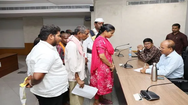 ప్రజావాణి దరఖాస్తులను త్వరగా పరిష్కరించాలి