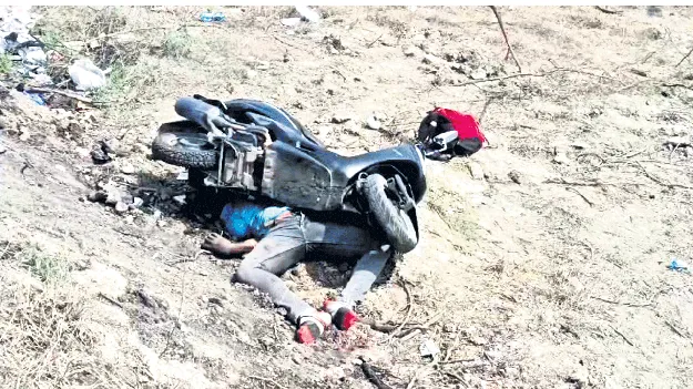 చిలకలూరిపేట వద్ద చీమకుర్తి న్యాయవాది దారుణహత్య 