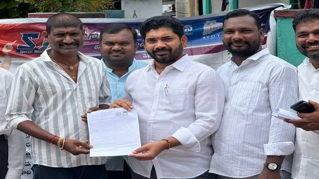 ఓటర్లు వివరాలను సరిచూసుకోండి