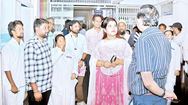 సెక్యూరిటీ సిబ్బందిపై కలెక్టర్‌ ఆరా 