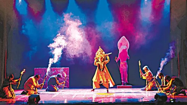   బహుళార్థక రంగస్థల కవిత ‘నీలవేణి’