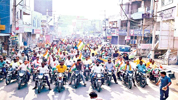 అమరావతి’ చట్టబద్ధతపై బైక్‌ ర్యాలీ