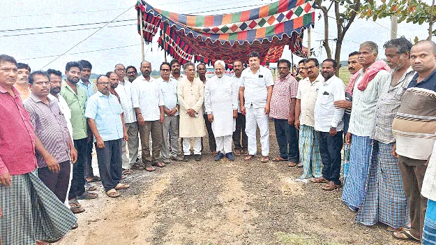 ‘పంట భూములను తీసుకోవద్దు’