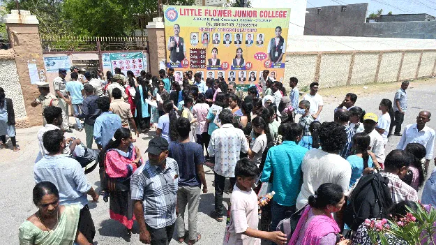 ప్రశాంతంగా నీట్‌ 