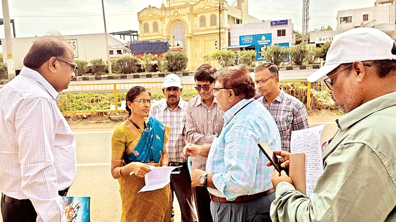 ఎనర్జీ ఆడిట్‌ పనుల పరిశీలన