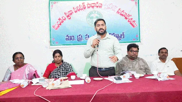 ప్రత్యామ్నాయ పంటలు సాగు చేయాలి