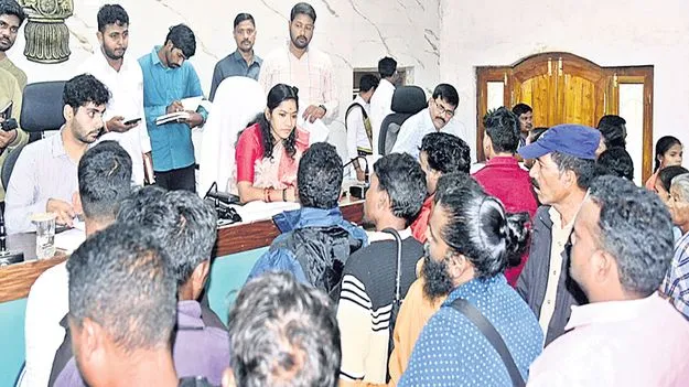పీజీఆర్‌ఎస్‌పై నిర్లక్ష్యం ప్రదర్శిస్తే చర్యలు  