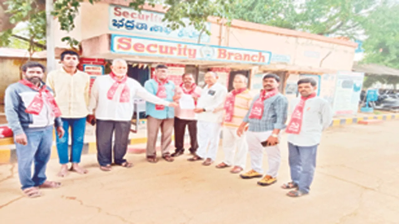 కంపు కొడుతున్న పాలమూరు బస్టాండ్‌