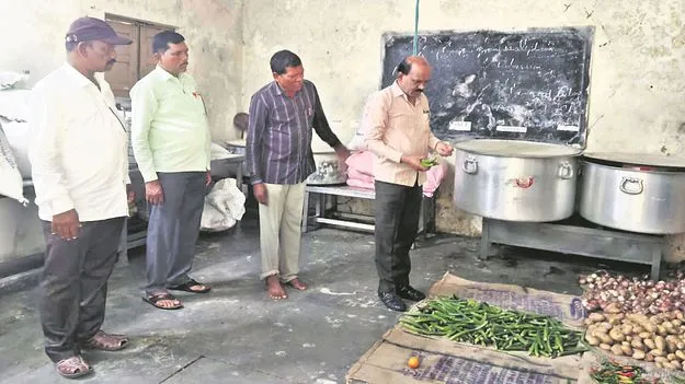 kumaram bheem asifabad- విద్యార్థులకు మెరుగైన బోధన అందించాలి