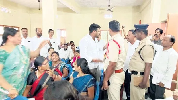 భార్యలకు బదులు భర్తలు
