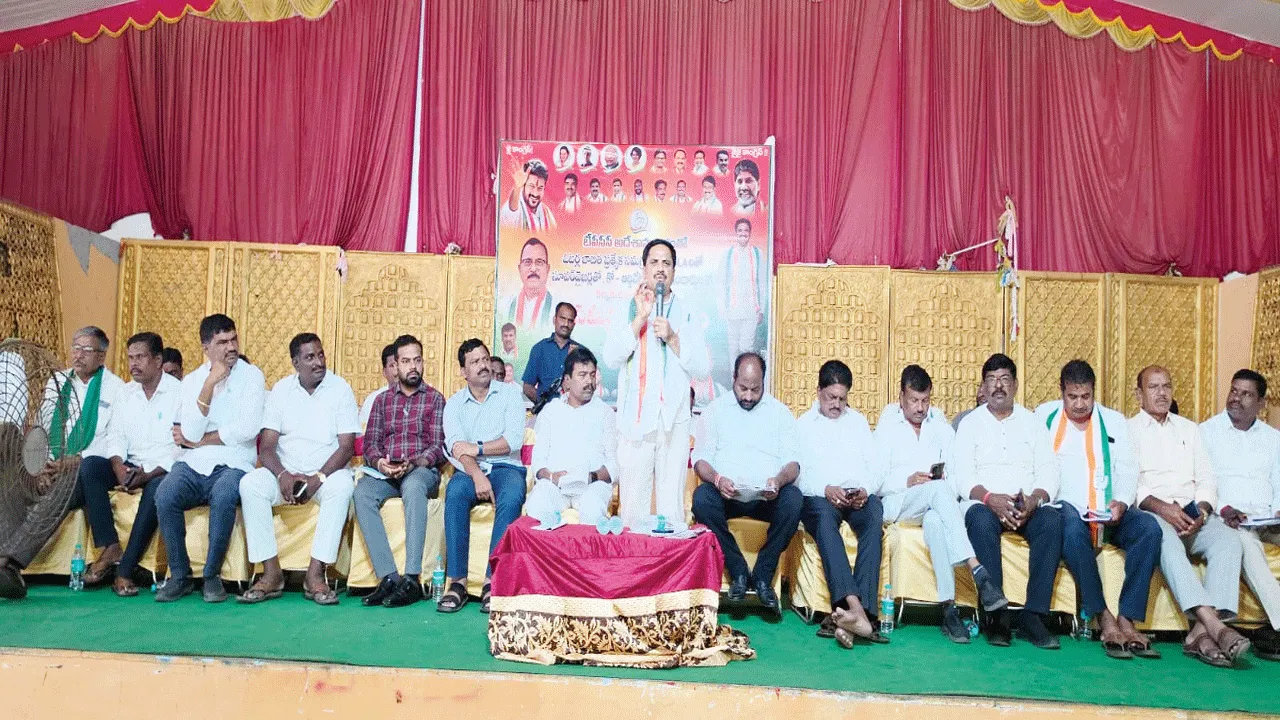 అర్హత కలిగిన ఓటరును గుర్తించాలి