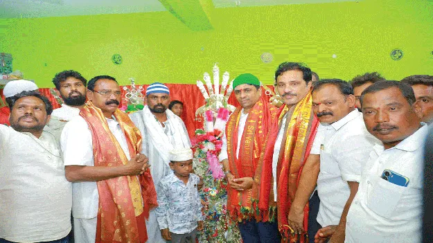 ఇందిరమ్మ ఇళ్లను సకాలంలో పూర్తి చేయాలి
