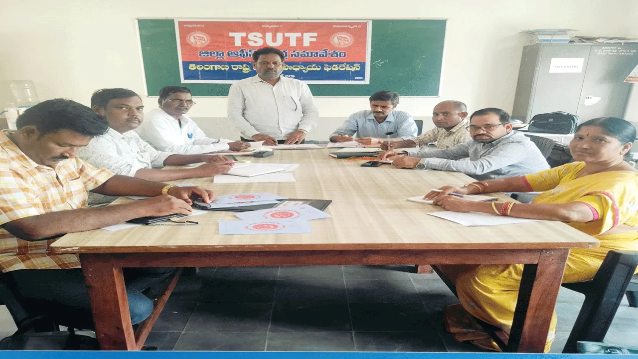హెల్త్‌ స్కీం తక్షణమే అమలు చేయాలి