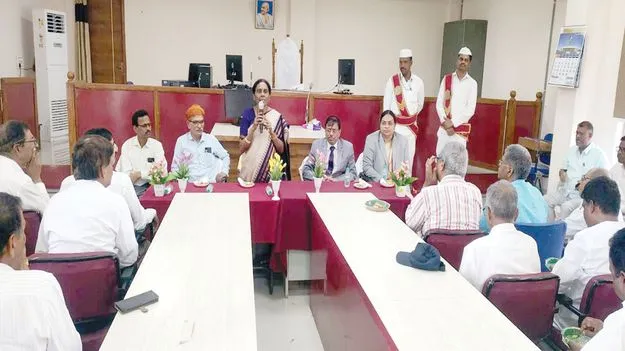 చిన్నంబావిలో కోర్టు ఏర్పాటుకు కృషి చేస్తా