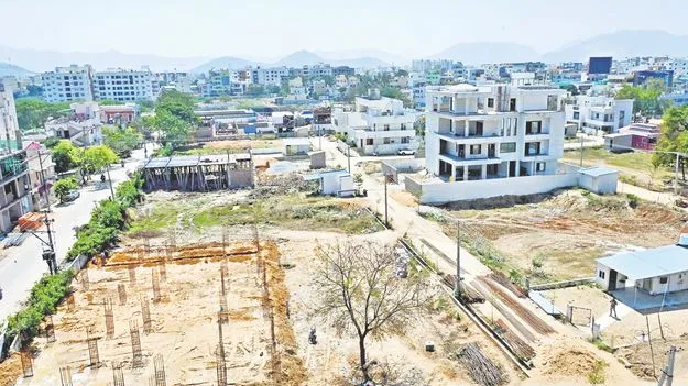 మఠం భూములు ముఠాల పాలు