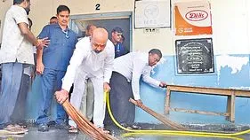 రాజకీయాలకతీతంగా స్కూళ్లను శుభ్రం చేద్దాం: సంజయ్‌