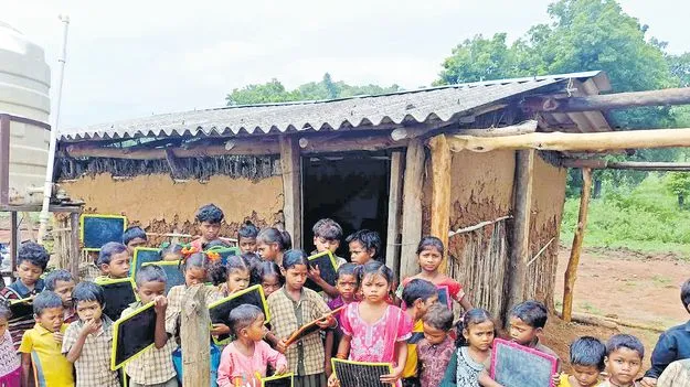రేకుల షెడ్‌లోనే అక్షర తపస్సు!