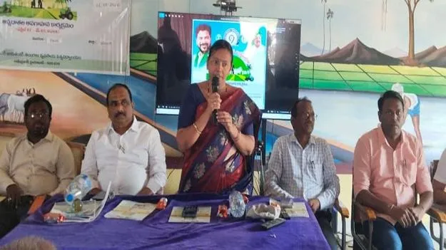 Karimnagar:  రైతులు నాణ్యమైన విత్తనాలు కొనుగోలు చేయాలి