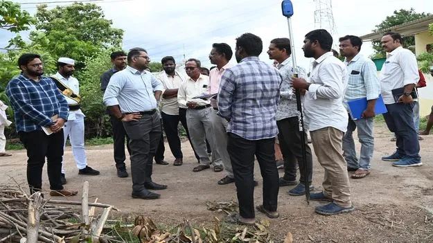Peddapalli:  భూముల రీసర్వేను పారదర్శకంగా నిర్వహించాలి
