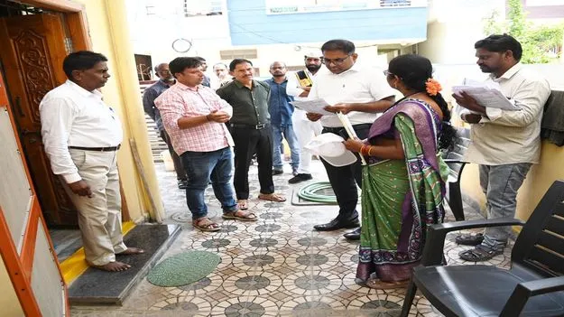 Peddapalli:   3నాటికి ఎన్యూమరేషన్‌ ఫారాల పంపిణీ పూర్తి చేయాలి 