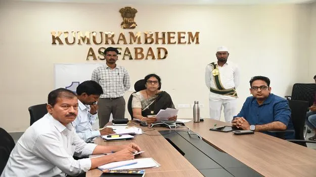  Kumram Bheem Asifabad: ‘ఇందిరమ్మ’ రెండో విడత పనులను వేగవంతం చేయాలి