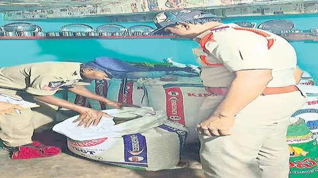 కోటగున్నలులో కార్టెన్‌ సెర్చ్‌