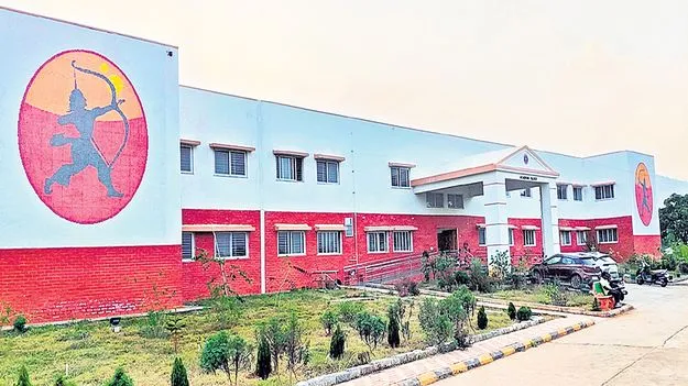 ఏకలవ్యలో ప్రవేశాలకు వేళాయె!