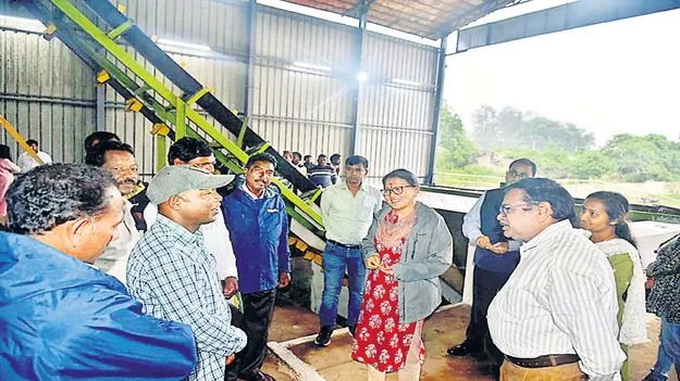 గిరిజనుల ప్రగతి పథకాల అమలు భేష్‌