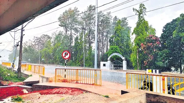 చింతపల్లిలో భారీ వర్షం