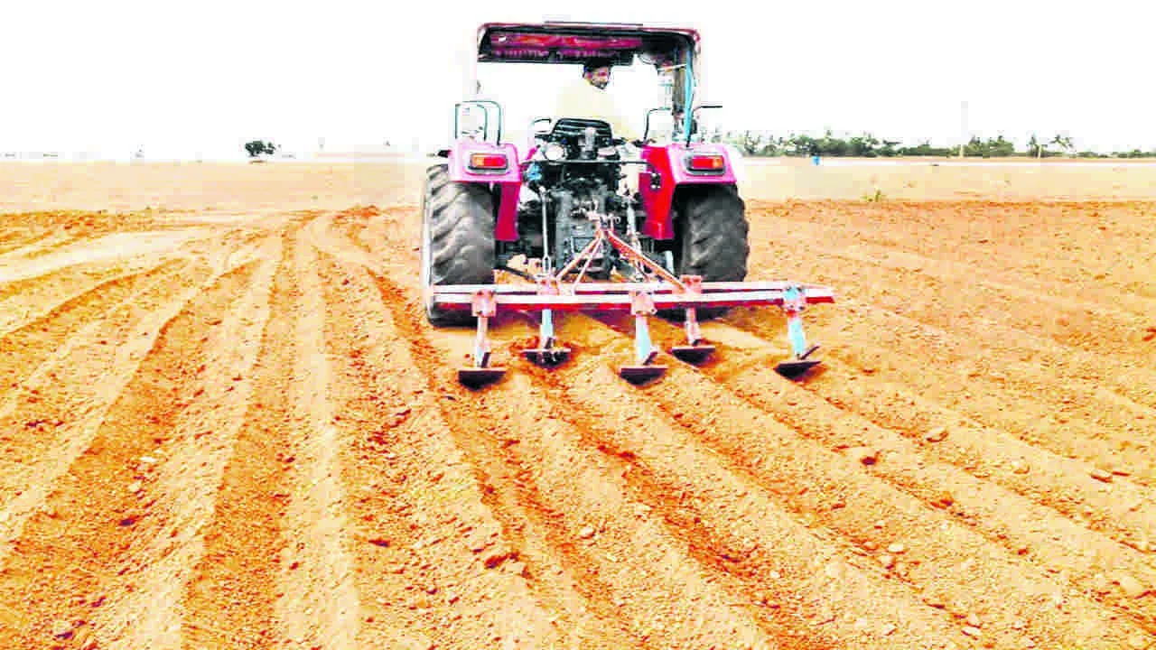FARMERS: ఖరీఫ్‌కు సిద్ధమవుతున్న రైతులు