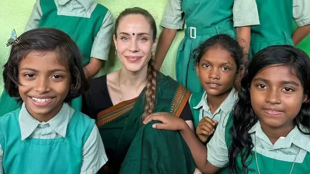 విలాసాలు వదిలి.. విద్యాదాతగా