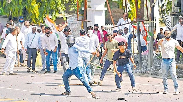 కాంగ్రెస్‌-బీజేపీ పోటాపోటీగా నిరసనలు