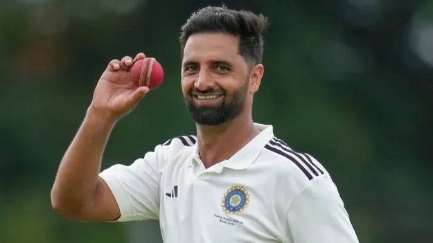నెట్‌ బౌలర్‌గా అకీబ్‌