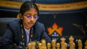 టాప్‌లో వైశాలి