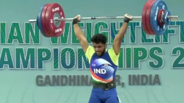 అజిత్‌కు రెండు కాంస్యాలు