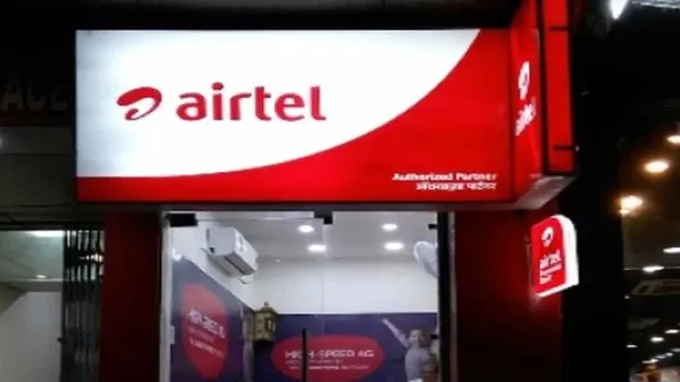 ఎయిర్‌టెల్‌ లాభంలో 33.5 శాతం క్షీణత