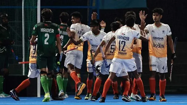 పాక్‌పై గెలుపు.. ఆఖరాటకు కుర్రాళ్లు