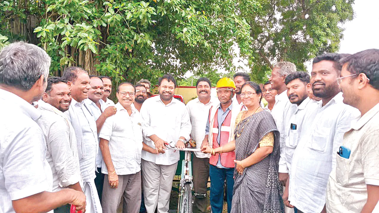 స్వచ్ఛమైన గ్రామాలుగా   తీర్చిదిద్దేందుకు సహకరించాలి