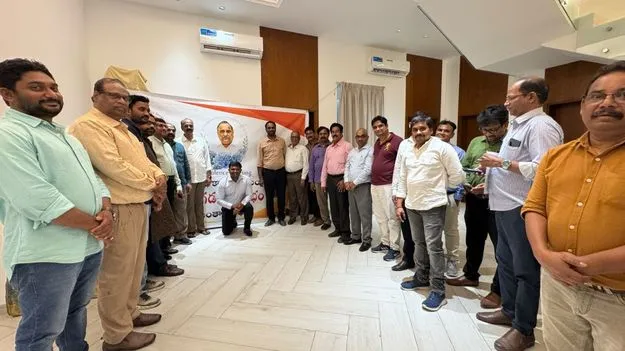 ఎడారినాట కాపుల బాట.. దుబాయిలో ముద్రగడకు నివాళి