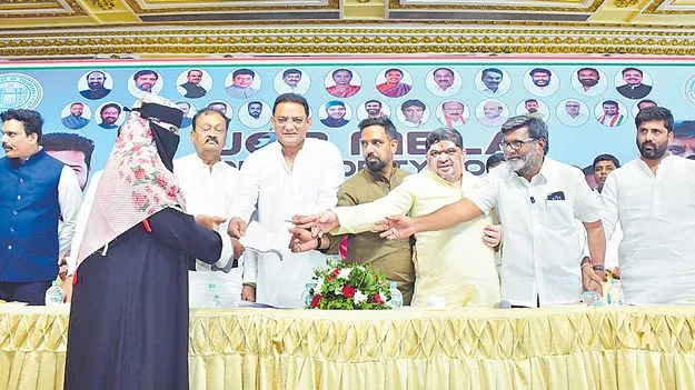 మైనార్టీ యువత కోసం జాబ్‌మేళాలు: అజారుద్దీన్‌