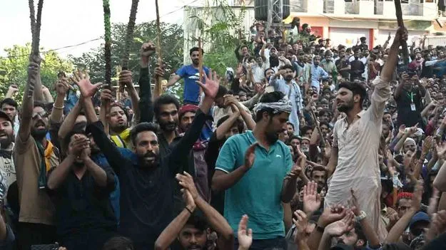 ఆక్రమిత కశ్మీర్‌లో అల్లర్లు