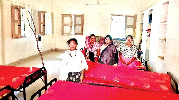  గర్భిణుల వసతిగృహాలు నిర్వీర్యం