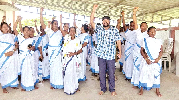   కనీస వేతనాలు అమలు చేయాలి