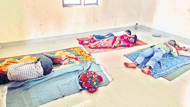 జ్వరాల బారిన విద్యార్థులు