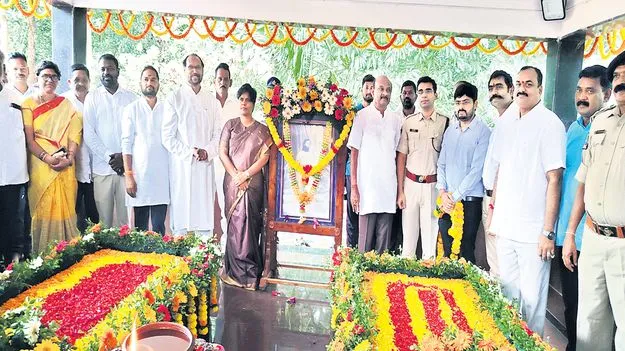 అల్లూరి పోరాట స్ఫూర్తి యువతకు ఆదర్శం